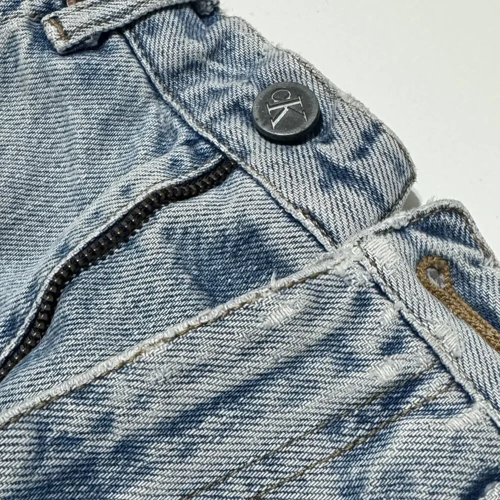 Calvin Klein Jeans measurements like zip
